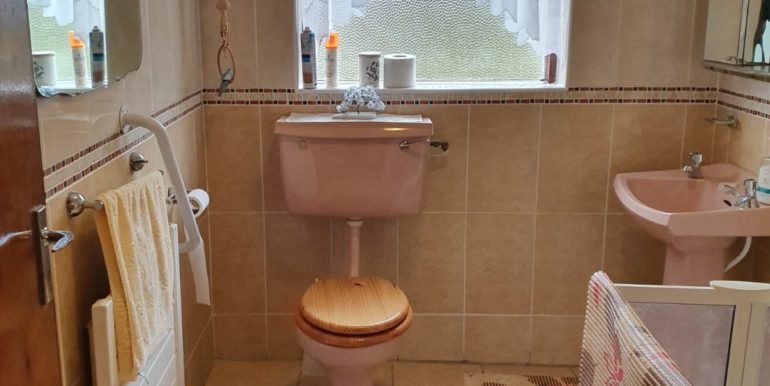 Piggot - Main Bathroom