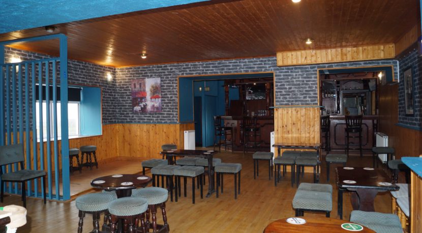 Petes Pub Lounge area looking back to bar 2 Jan 20 mba
