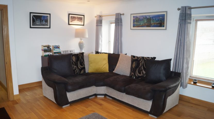 Petes apartment sit area 2 Jan 20 mba