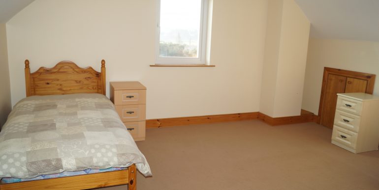 Louise o Donnell bedroom 4 photo 2