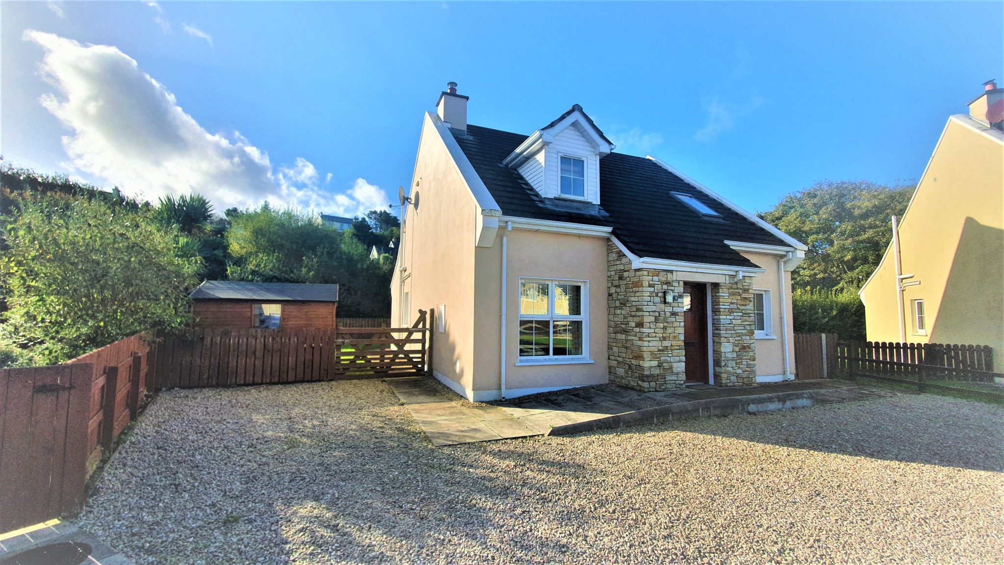 No. 9 The Links, Portnablagh, Dunfanaghy. – Two Storey 3 Bedroom Detached House.