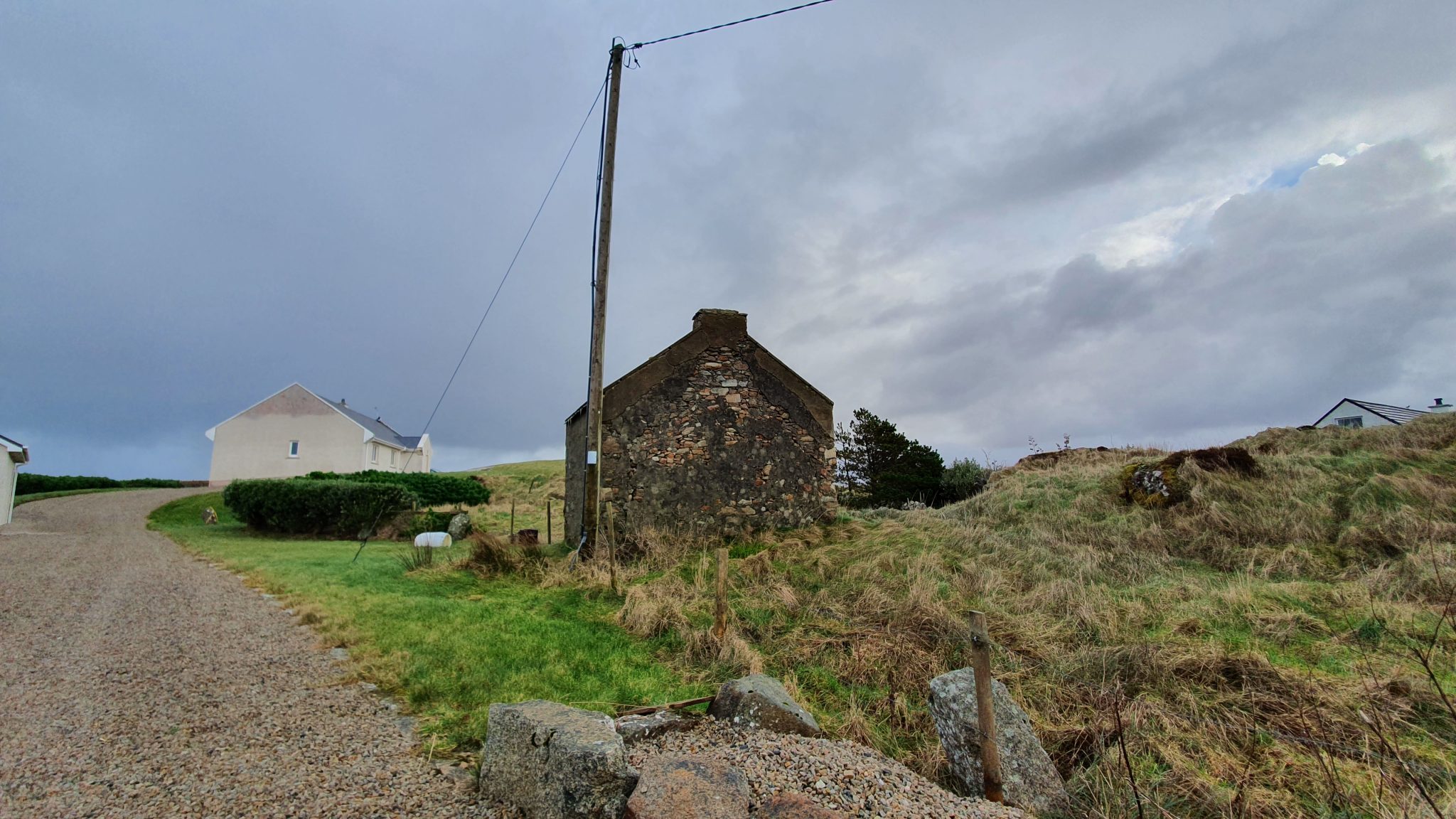 Lower Keadue Burtonport – site with a stone barn.