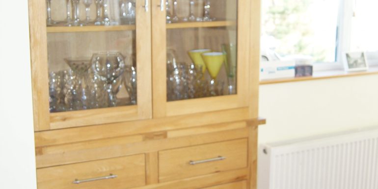 Cullen - display cabnet.