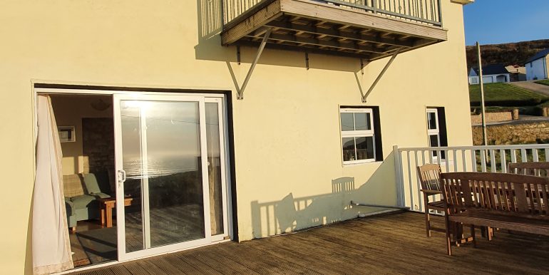 Forsythe back aspect shows decking adj 1