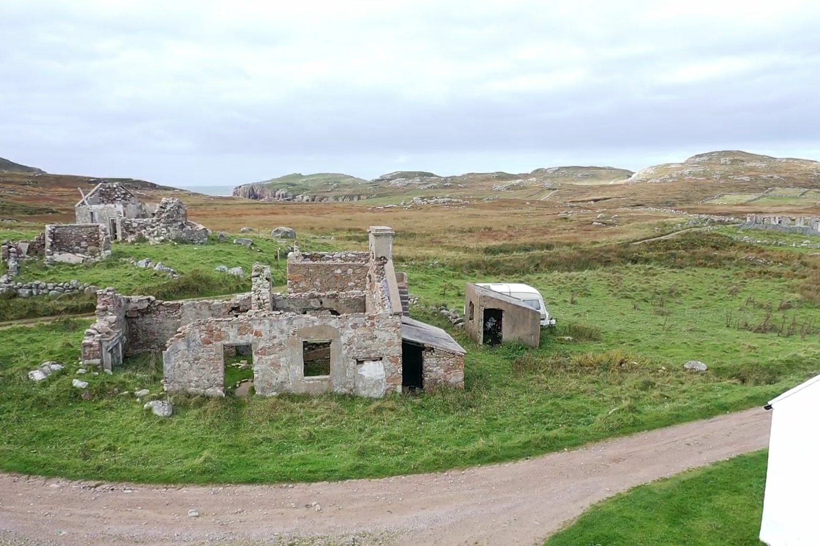 Gola Island – Site with old ruins.