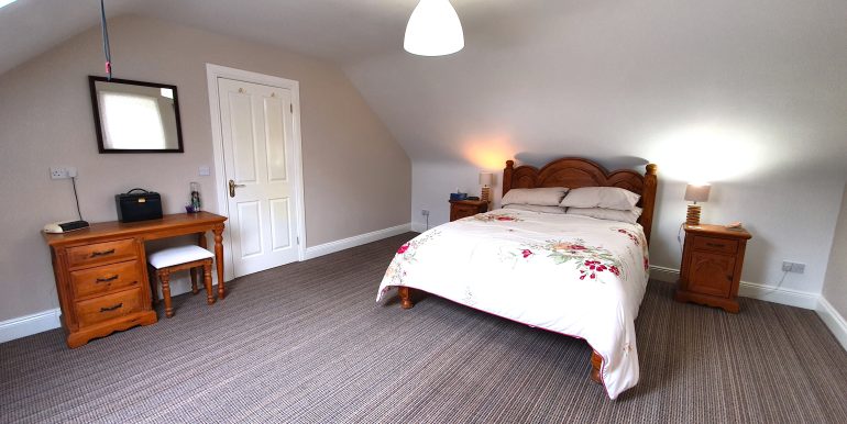Peter Yates bedroom 4 adj anglw 1