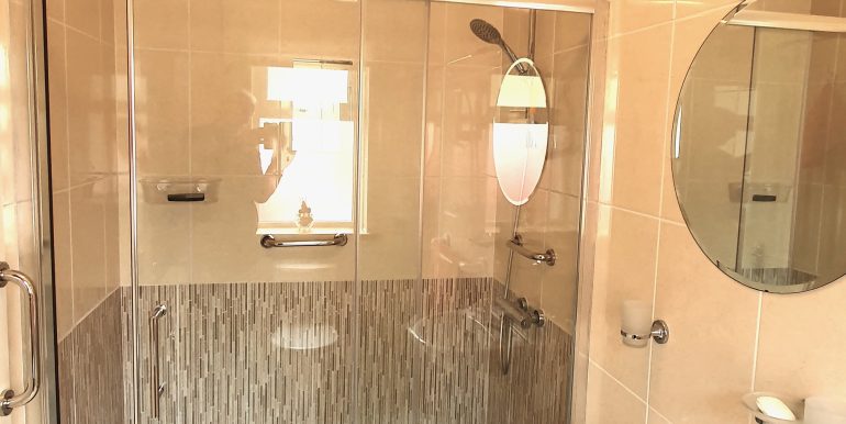 Peter Yates en suite shower room adj 2