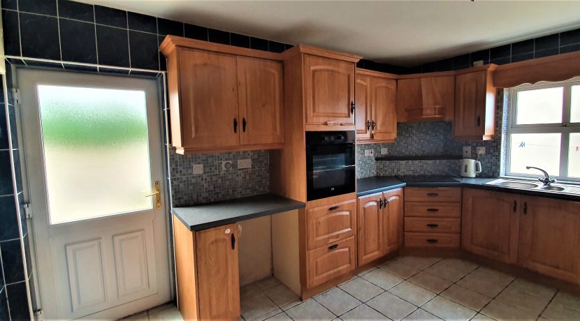Marion Curran 45. kitchen angle 3 adj (2)